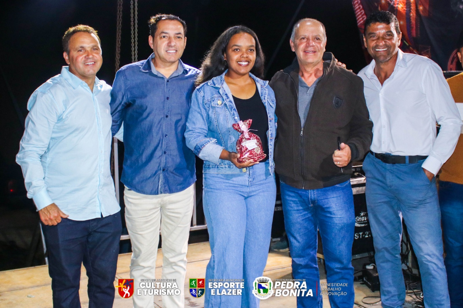 d52304a2-87db-42a0-8adc-31762700f178